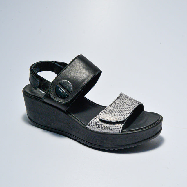 IGI&CO C.C 8200 SANDALO CON ZEPPA NERO