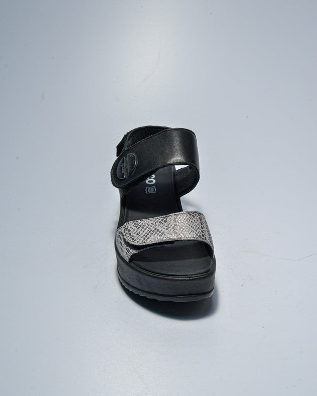 IGI&CO C.C 8200 SANDALO CON ZEPPA NERO