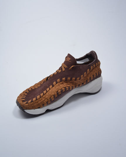NIKE 9 200 C.C SNEAKERS MARRONE